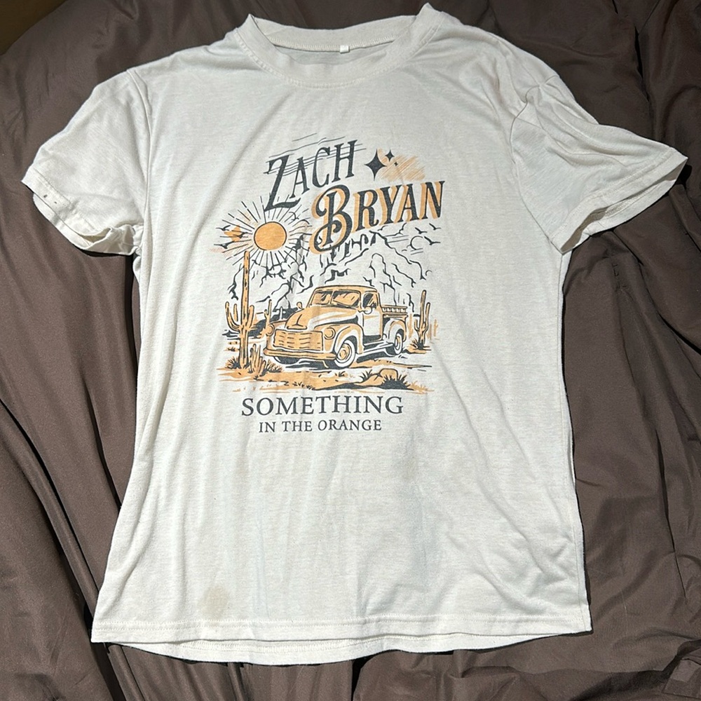 Medium size western t-shirt.